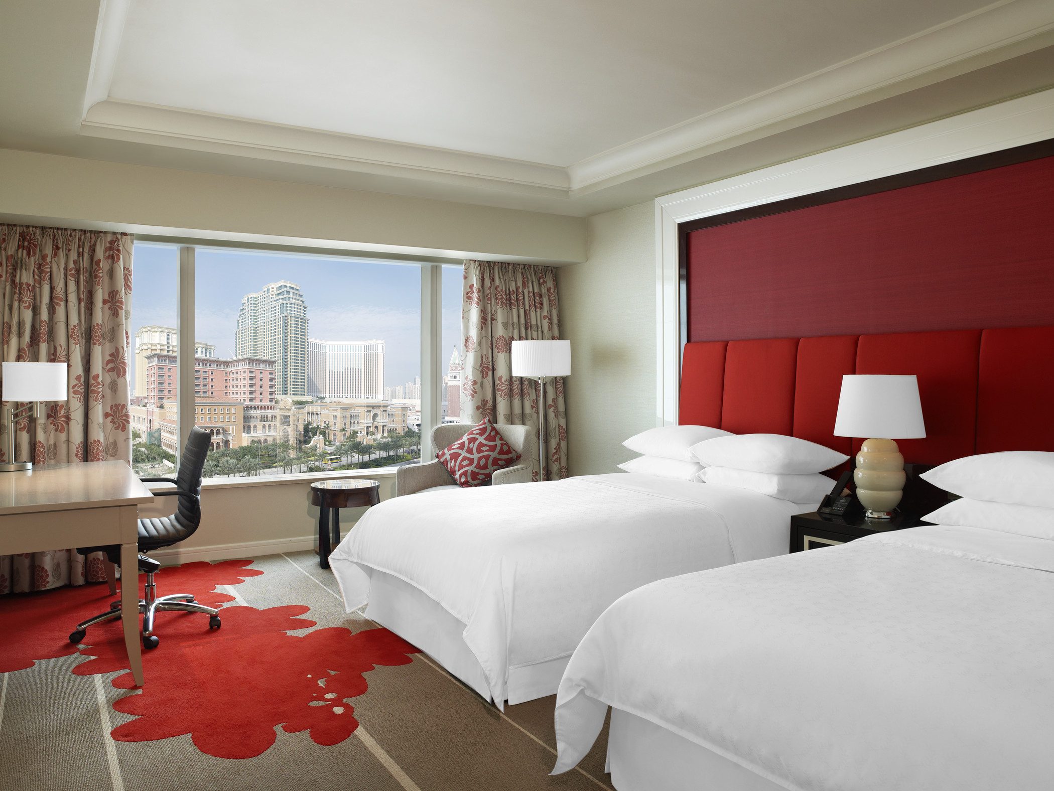 澳門全城開始倒數,迎接將於2012年9月開幕的「澳門喜